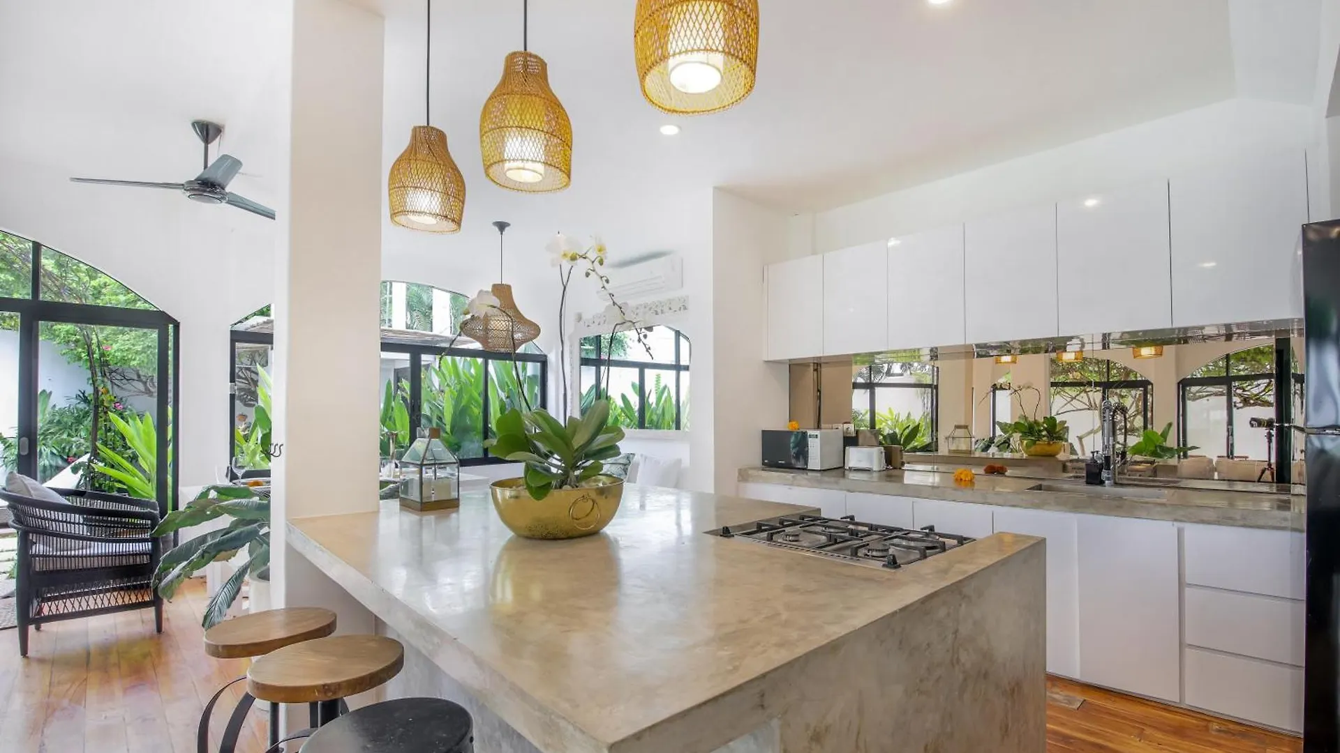 Villa Roma Seminyak Indonesia