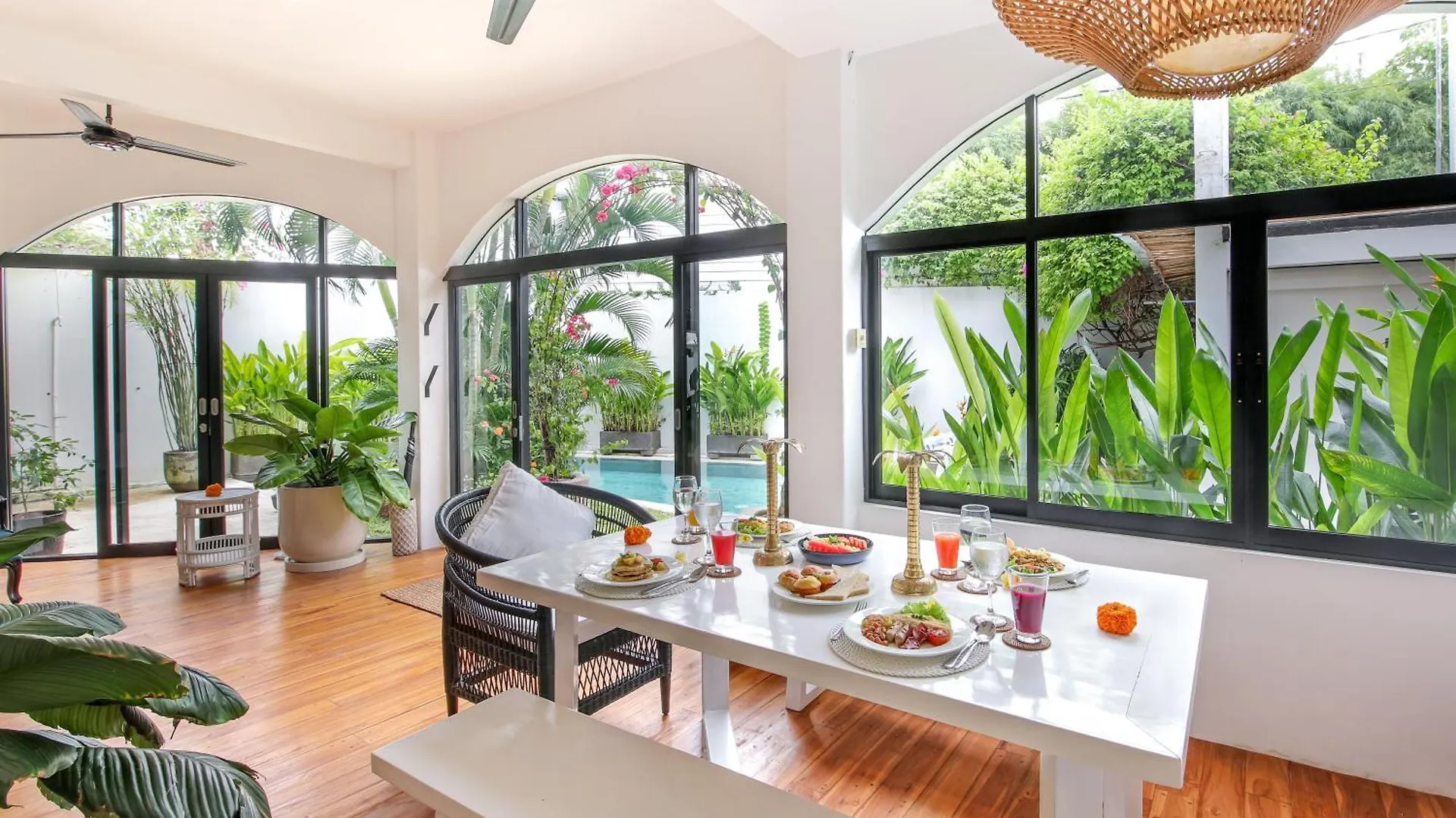 Villa Roma Seminyak Indonesia